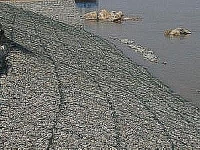 選擇鉛絲石籠的時(shí)候需要考慮什么